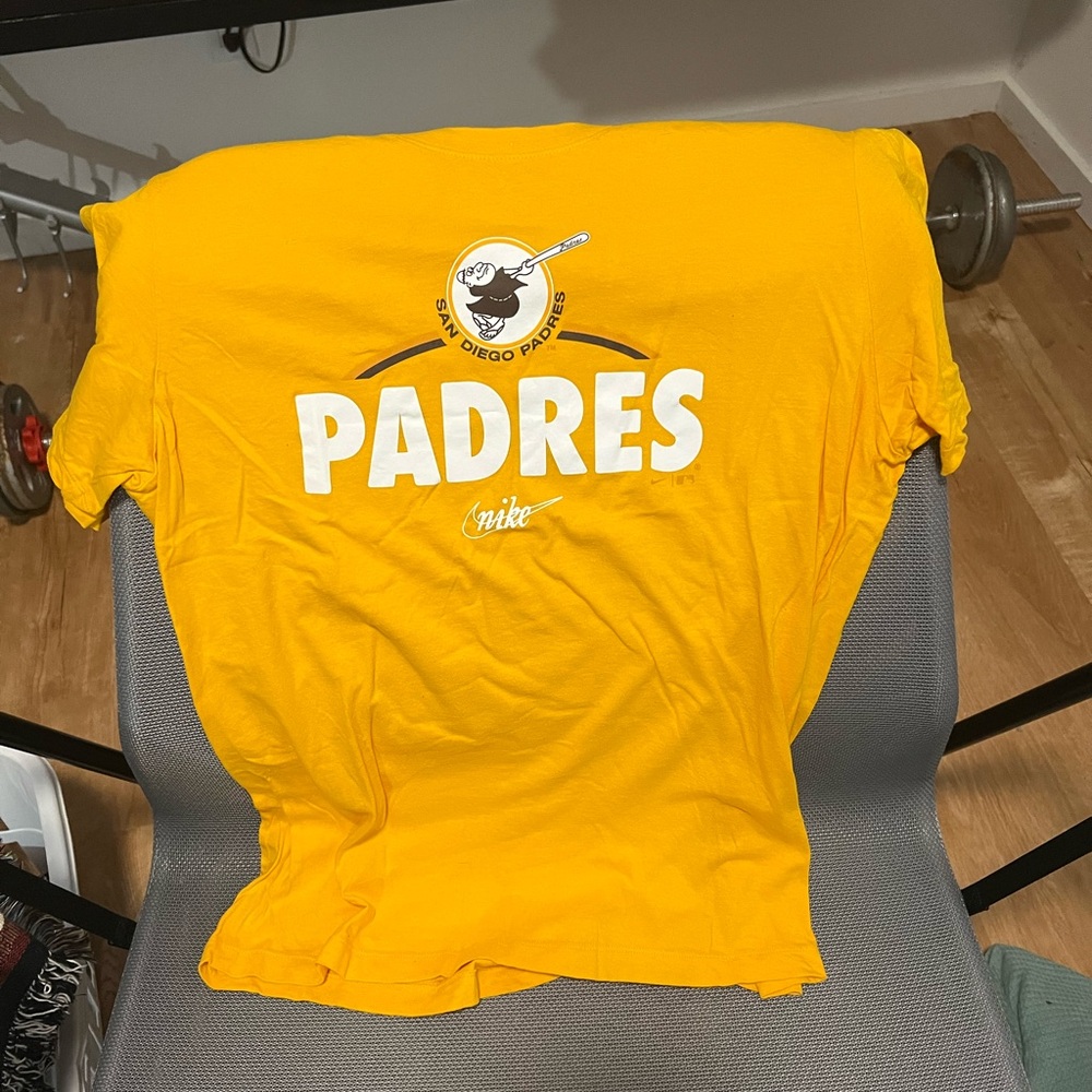 Nike Padres Graphic Yellow Tee